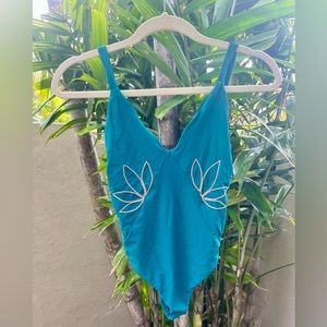 Benoa One Piece